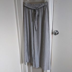 Black & white striped pants S/M